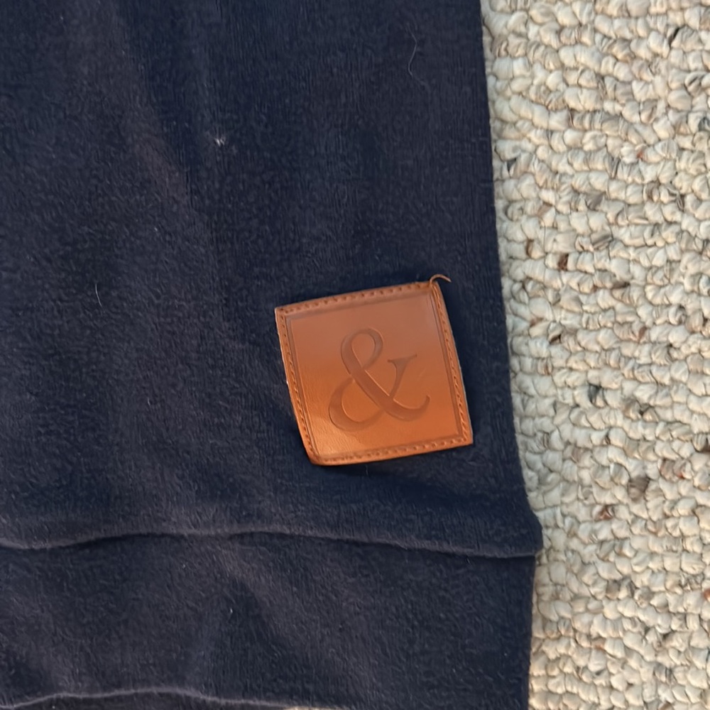 sweatshirt - Picture 3 of 5